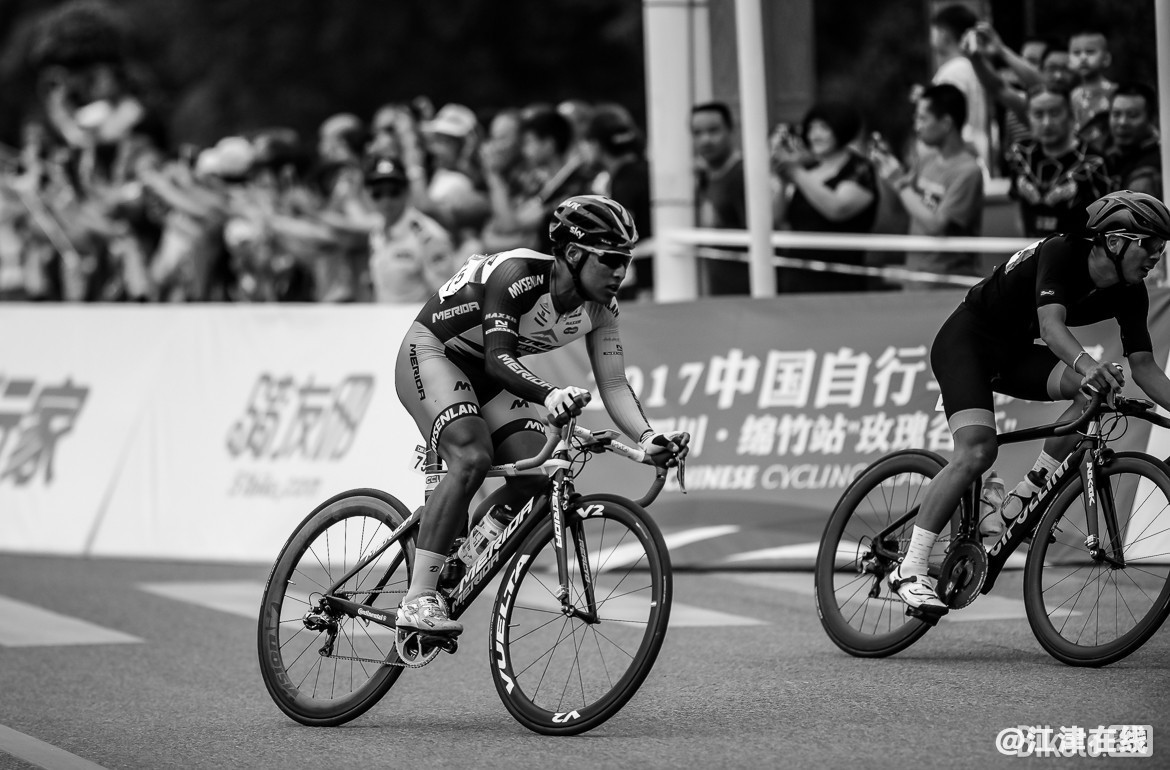 1c286e69a3587ddd19a54f12a0206d8f.jpg