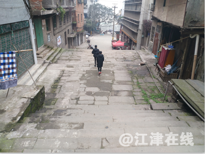 这是王爷庙下坡不是石坝街特更正