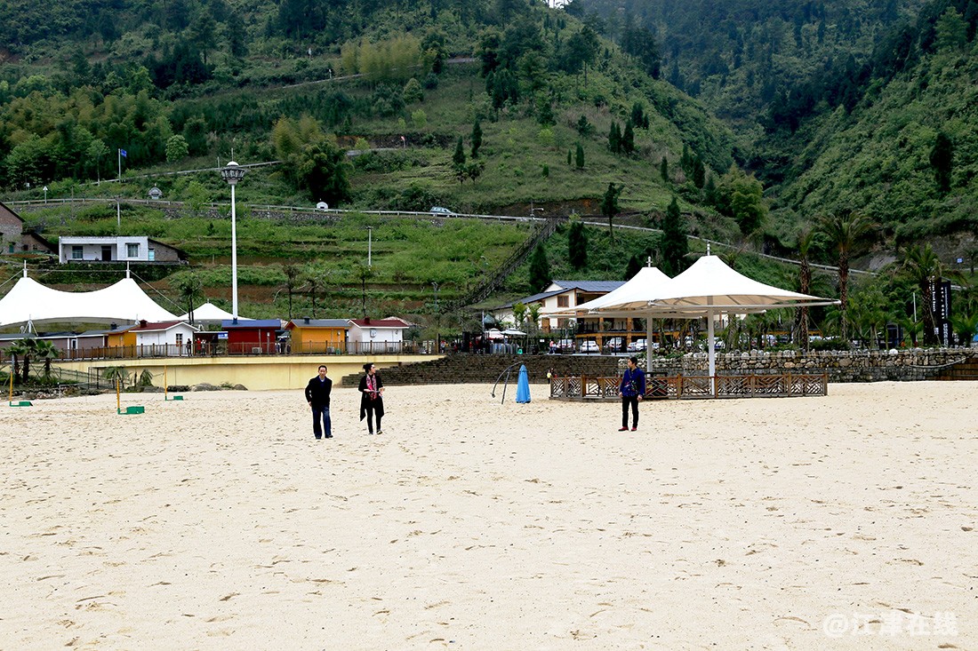 湖与沙滩 (15).jpg