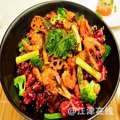555麻辣香锅厨师55.jpg