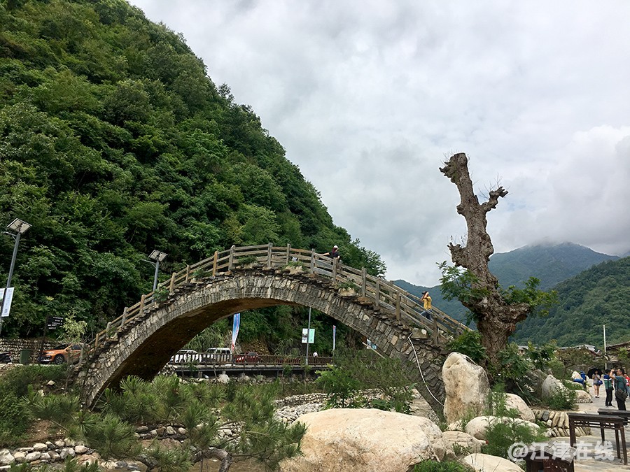 陕川途中 (2).jpg