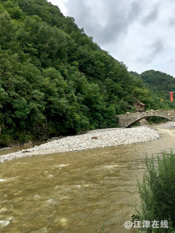 陕川途中 (4).jpg