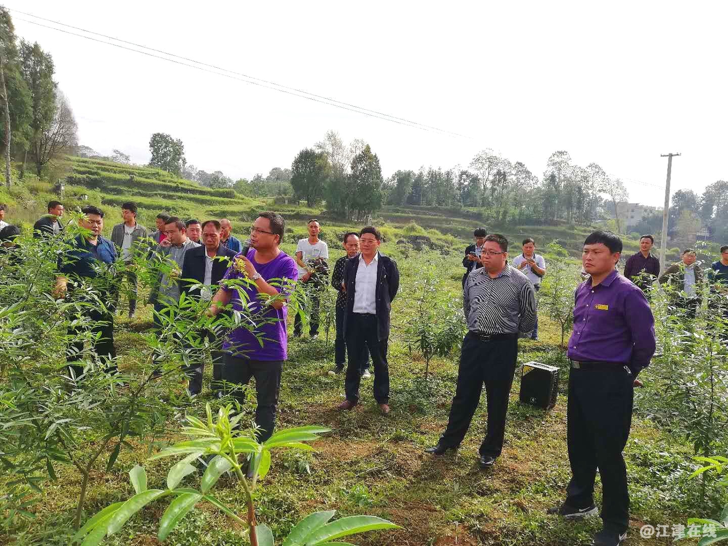 8鑫跃丰公司技术总监陈茂林向代表介绍公司与思南合作概况.jpg