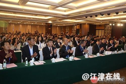 d50c1b74e6d949f293b71deb359ab519.jpg