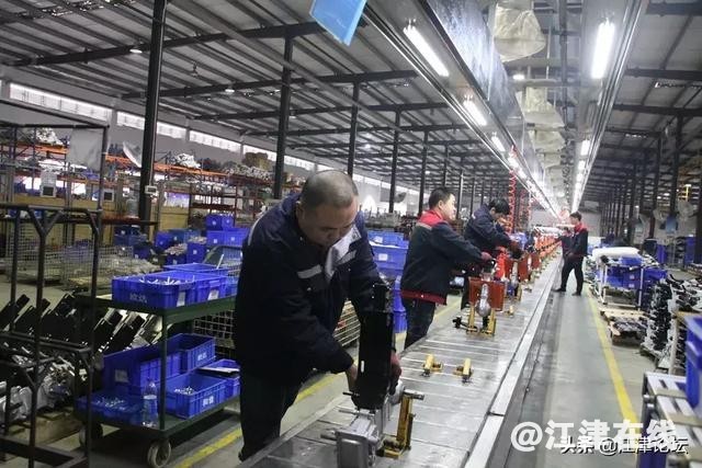 dba5711eed1a4aa392101e1b98596975.jpg
