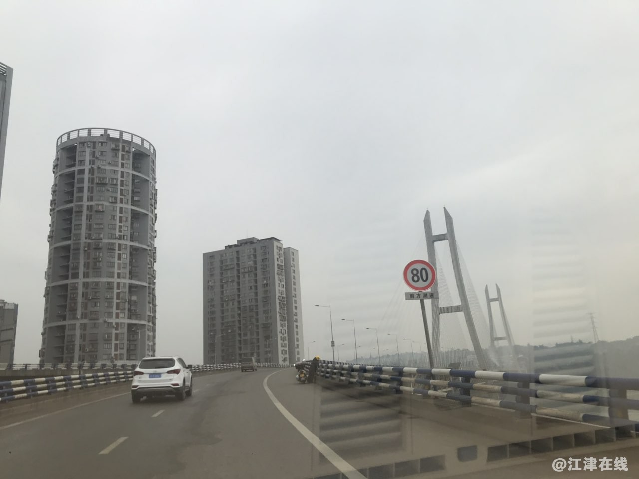2019022834581155135640333228.jpg