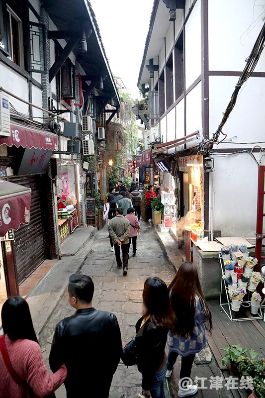 逛磁器口古镇 (14).jpg