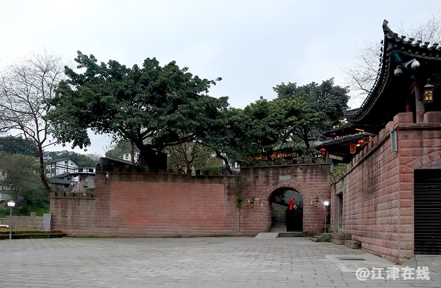 逛磁器口古镇 (20).jpg