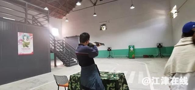 RgZ0ZNs9G5SYUY.jpg