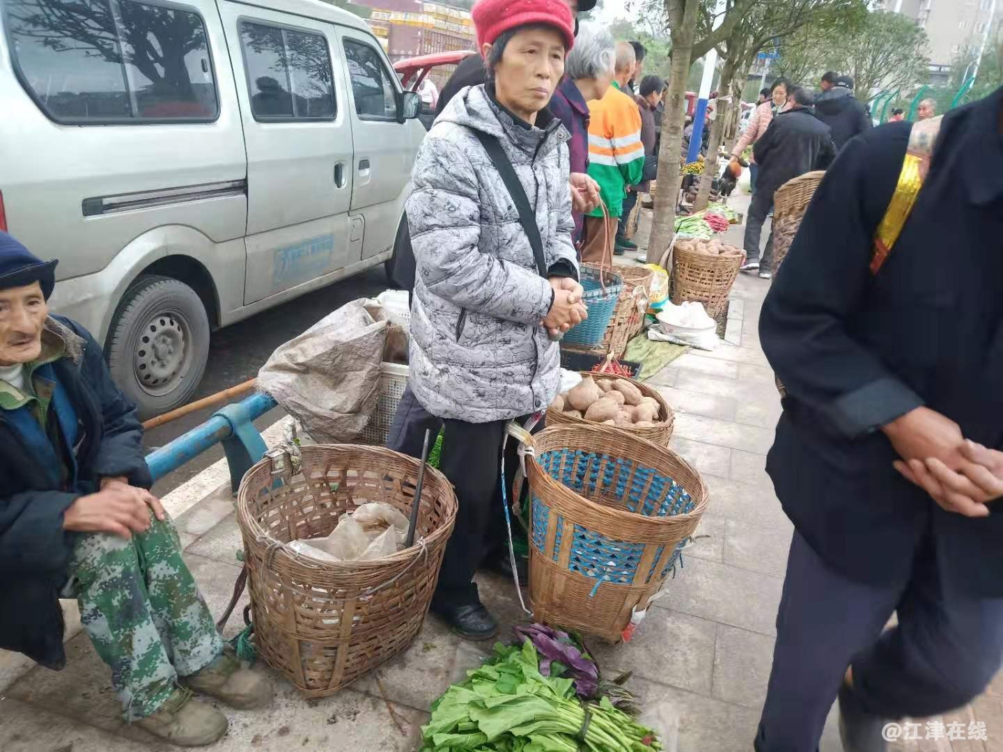 卖菜的大妈你手冷吗？
