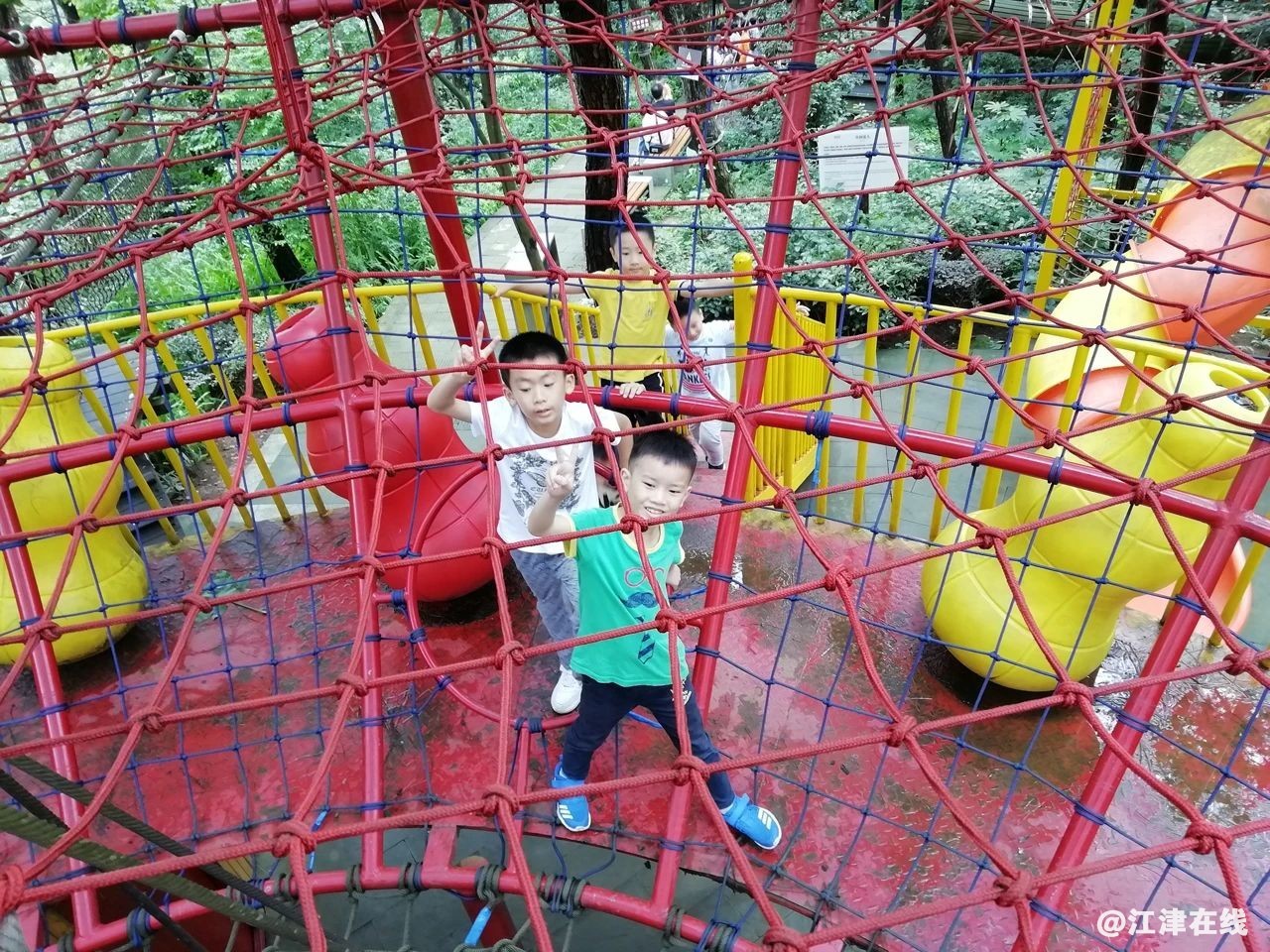 ce2258a6a03124c84d2db807fc82c190.jpg