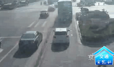 944e49a240b941f6cb9af5cafdd52fc3.gif