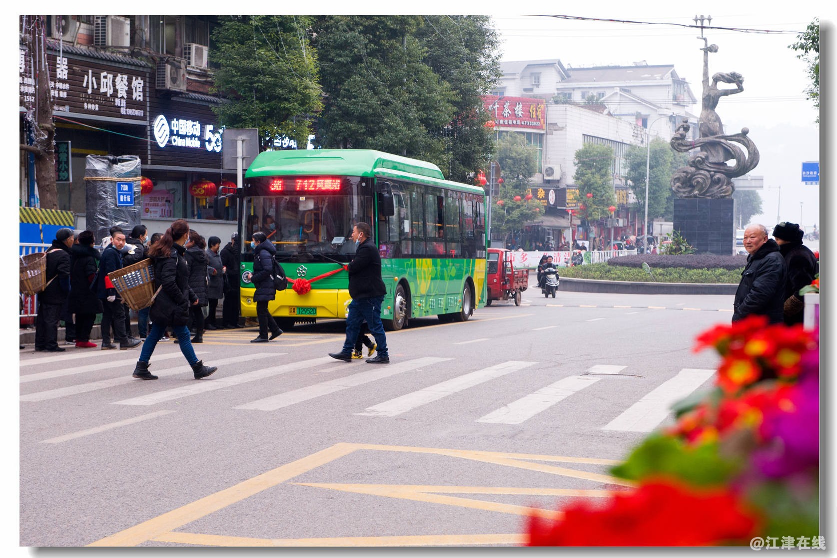 城区内循环公交车13.jpg