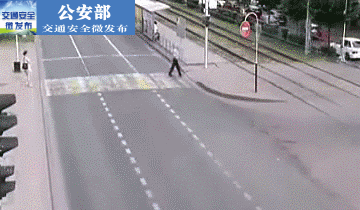 f82ec1bf7b08c99a3506f3bbbf6e5e41.gif