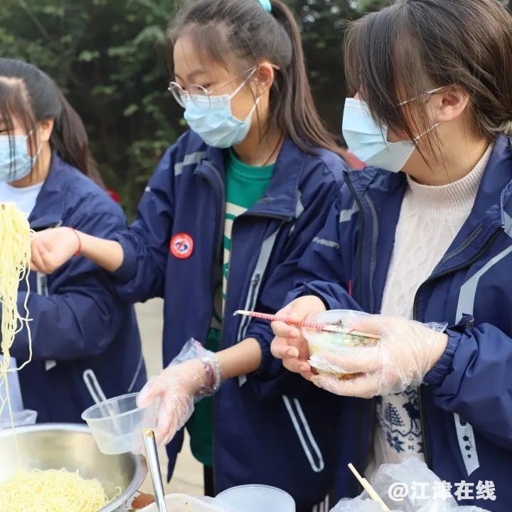 681c6064df04b1946a855c06ad94cb3f.jpg