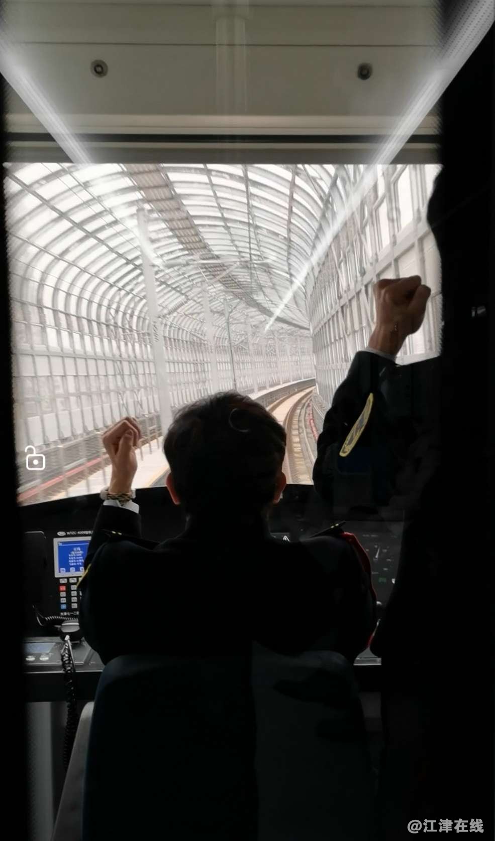20230112074456front2_0_49039_FjipWhrok6U_bpl9DZETNVIYykxJ.jpg