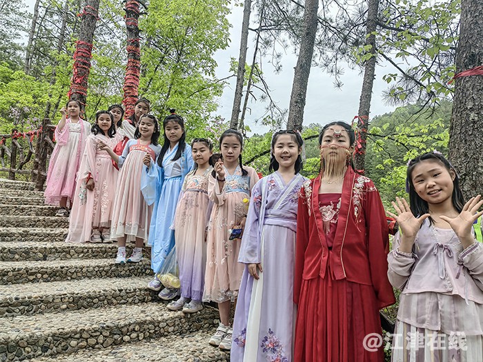 穿汉服出游 (3).jpg