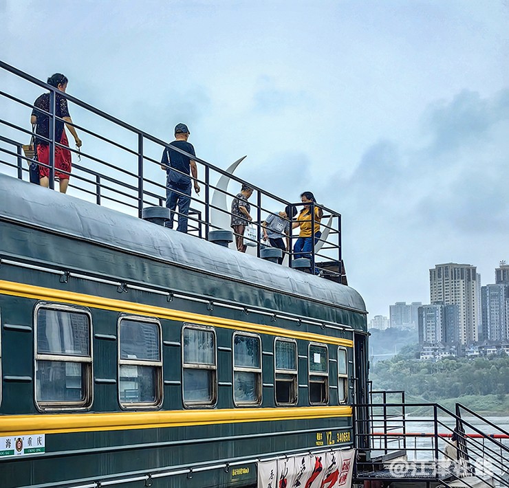 绿皮车 (5).jpg