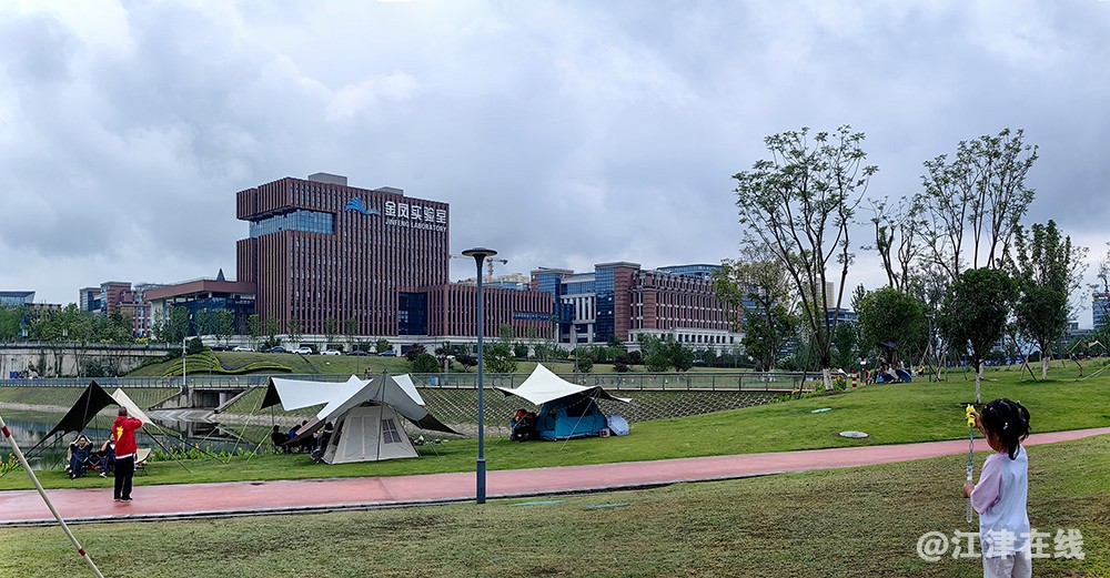 凤栖湖畔 (4).jpg